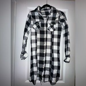 Plaid black and white long sleeve button down dress - medium